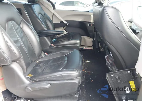 2021 Chrysler Pacifica Hybrid Touring L z USA, uszkodzony, nr VIN 2C4RC1L7XMR594184